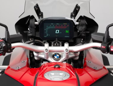 H BMW Motorrad παρουσιάζει προαιρετικό εξοπλισμό Συνδεσιμότητας